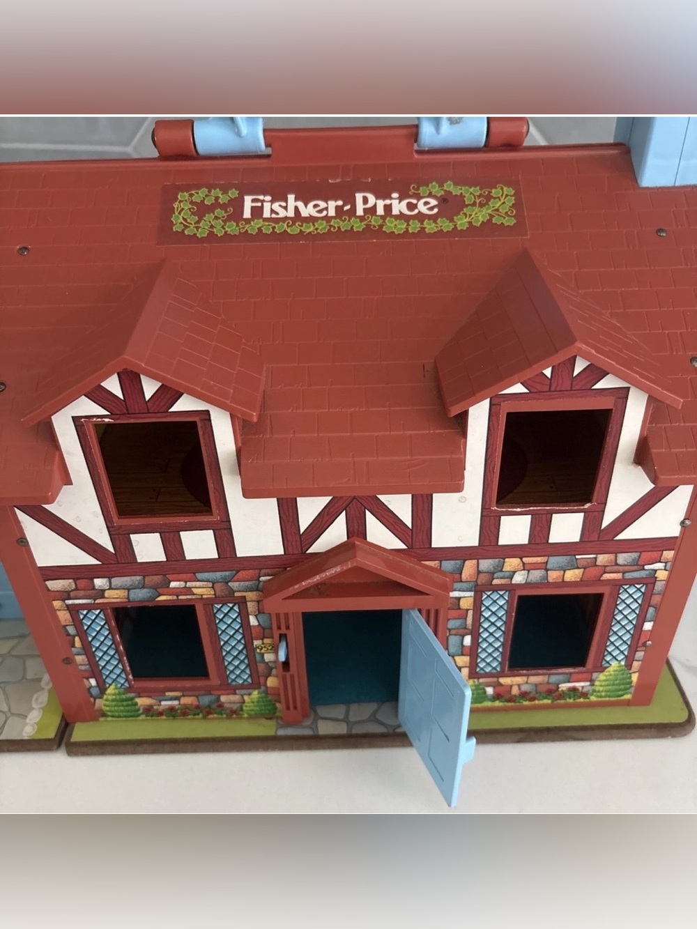 Vintage 1980’s Fisher Price Little People Play Family Tudor House #952 w/7pieces - Picture 11 of 12
